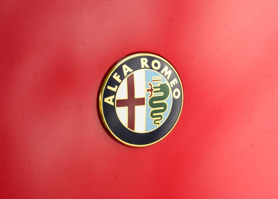 Логотип Alfa Romeo S.Z. 1989 года  (фото 2 из 86)